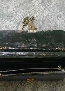 Chanel 2.55 reissue shoulder bag