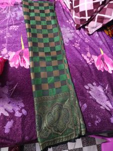 Elegant Green &amp; Brown Patterned stole