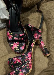 Elle floral aesthetic heels 🌸