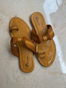 Stylish Brown Toe-Ring Sandals