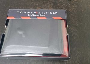 Tommy Hilfiger Leather Wallet