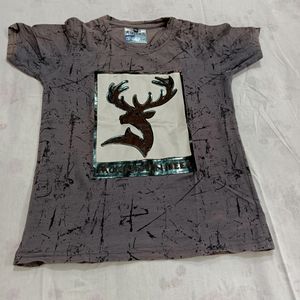 T-shirt For Men And Women Can Wear Too 😊🥰