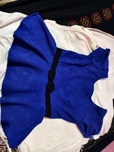 I M Selling Navy 💙 Blue Top For Females