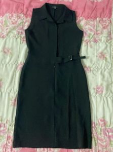 Sleek Black Sleeveless Sheath Dress