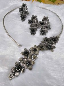 Oxidized Silver Floral Necklace & Earrings Set