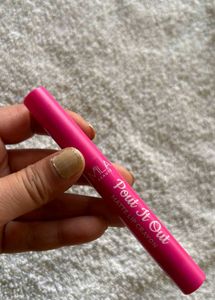 Matte Lipstick in Fuchsia Pink