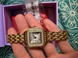 Elegant Gold Square Watch with Rhinestones