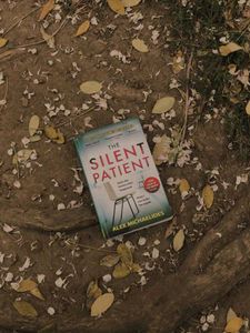 THE SILENT PATIENT - ALEX MICHAELIDES