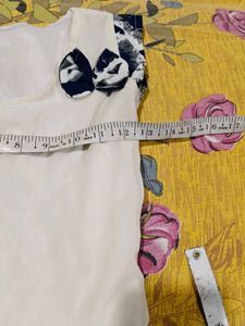 Chic Floral Print Dress and blue leggings free