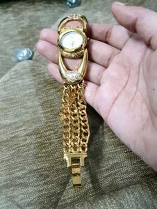 Golden Beautiful Watch ⌚