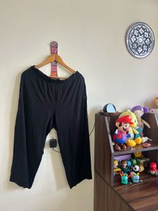 Enamor Comfortable Black Wide-Leg Bottom