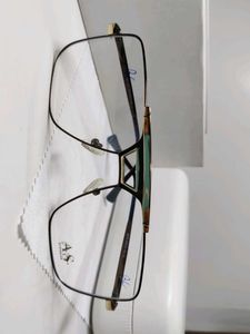 Stylish Eyeglasses for a Sharp Look