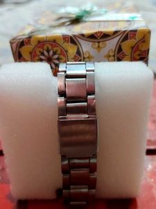 Elegant Pink Rose Watch