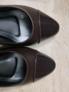 PRICE DROP !!!!!!!METRO Chic Brown Slingback Heels