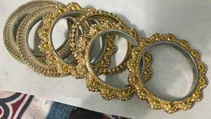 Set of Ornate Golden Bangles 7 pcs