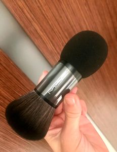 Original MAC Foundation Brush Duoand Pouch