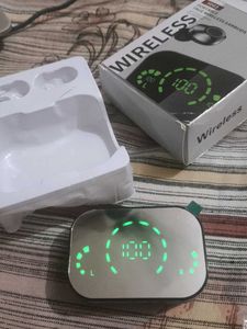 Bluetooth Tws with Charging Case