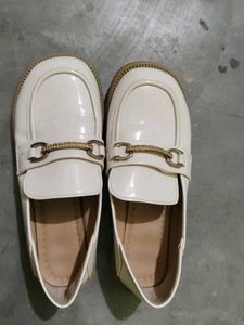 Creamy Loafers - Stylish &amp; Comfy!