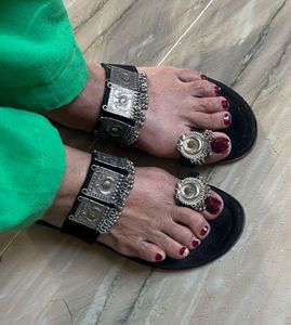 April Sale Price 🔥 Women Flats
