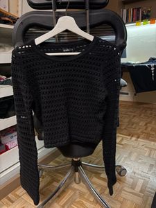 Chic Black Cropped Sweater