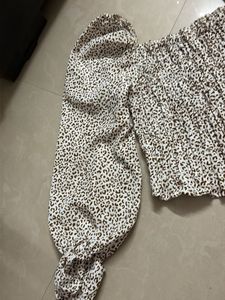 Chic Leopard Print Smocked Top
