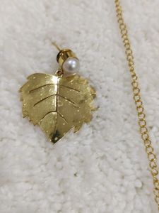 Chain , Pendant And Earing Set