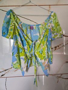 Floral Print Tie-Front Crop Top