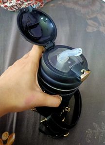 SIGNORAWARE Stylish tumbler with chain Strap