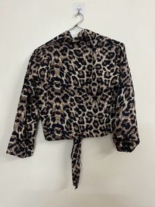 Leopard Print Tie-Front Crop Top