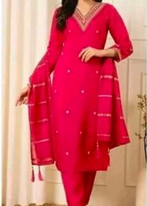 Red Kurta Set with Intricate Embroidery