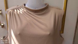 Chic Mock Neck Sleeveless Crop Top