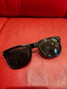 Black &amp; Gold wayfarer sunglass
