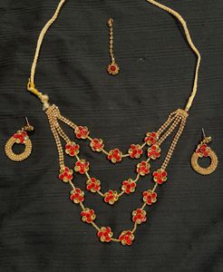 Gold Tone Necklace &amp; Earring Set