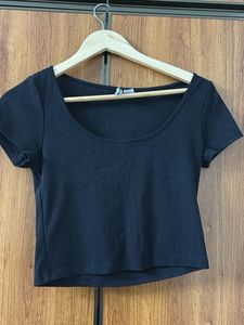 Black Cropped Ribbed T-Shirt