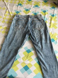 Womens Distressed Light Wash Jeans