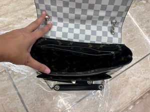 Stylish Checked Chain Sling Bag