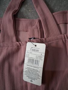 Cute Mauve Button-Down Crop Top