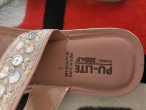 Elegant Pink Toe-Ring Sandals