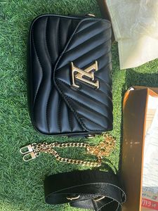 LV NEW WAVE multi -POCHETTE In Black