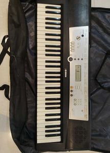 Yamaha YPT-200 Keyboard + FREE Adapter & cover