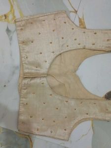 Embroided blouse with pubb