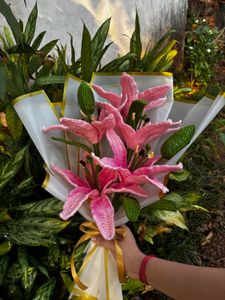 crochet lilies bouquet