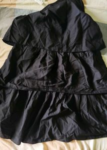 SHEIN Black Tiered One-Shoulder Dress