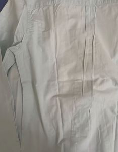 Levi's Men's Light Blue Button-Up Shirt