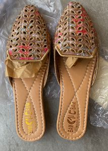 Embellished Jutti Flats