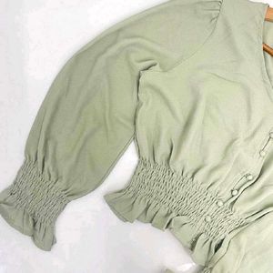 🔴FREE DELIVERY 🔴Chic Green Smocked Peplum Top