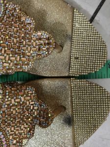 Gold party wear slippers