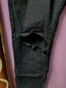 🎀SALE🎀Stylish Distressed Black Jeans