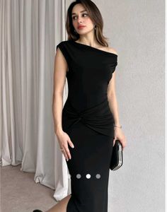 Elegant Black One-Shoulder Maxi Dress