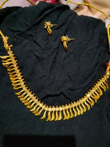 NECKLACE AND CHAIN